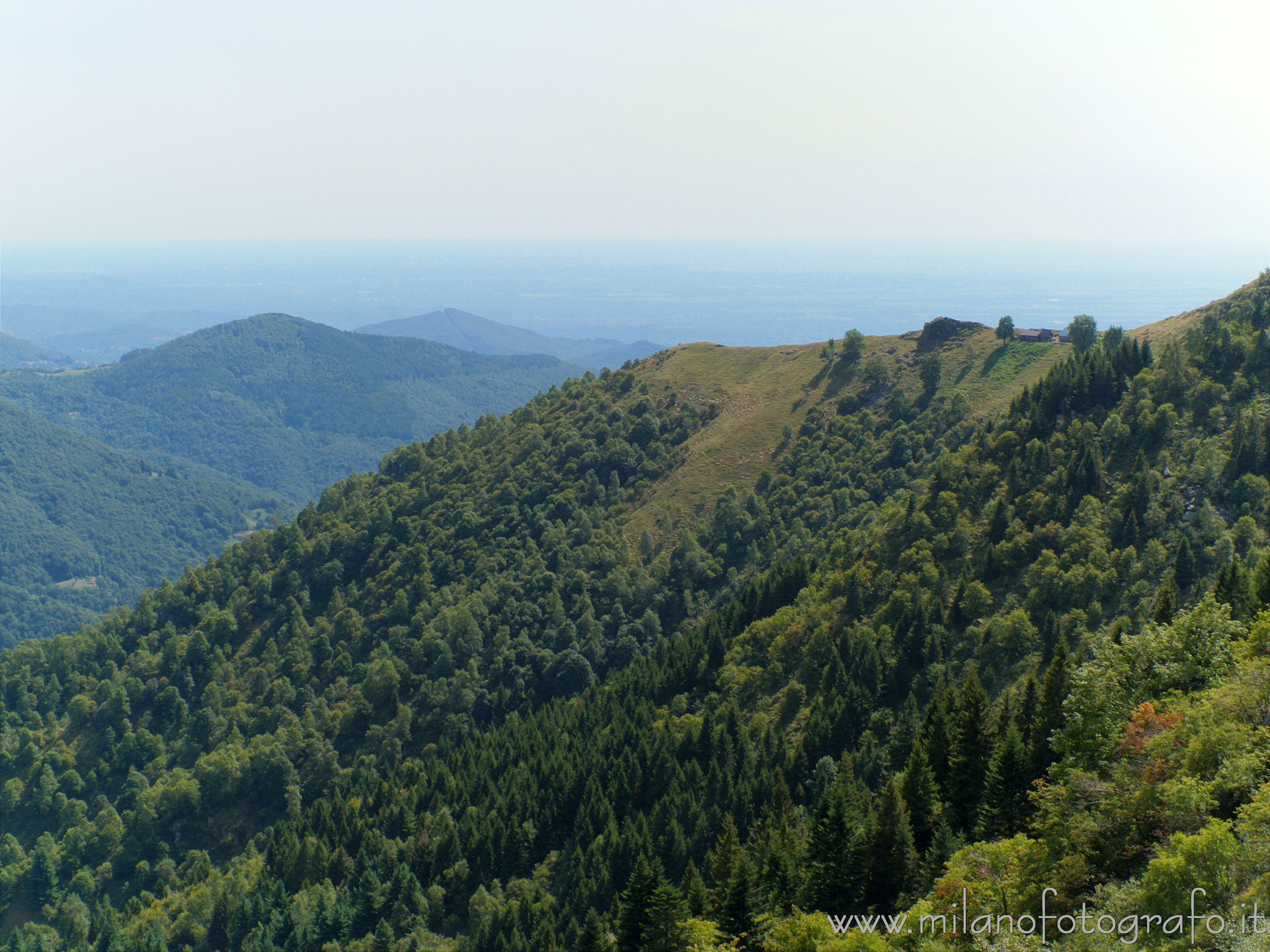 Rosazza (Biella (Italy)): View towards the plain from the panoramic road of the Rosazza Gallery - Rosazza (Biella (Italy))