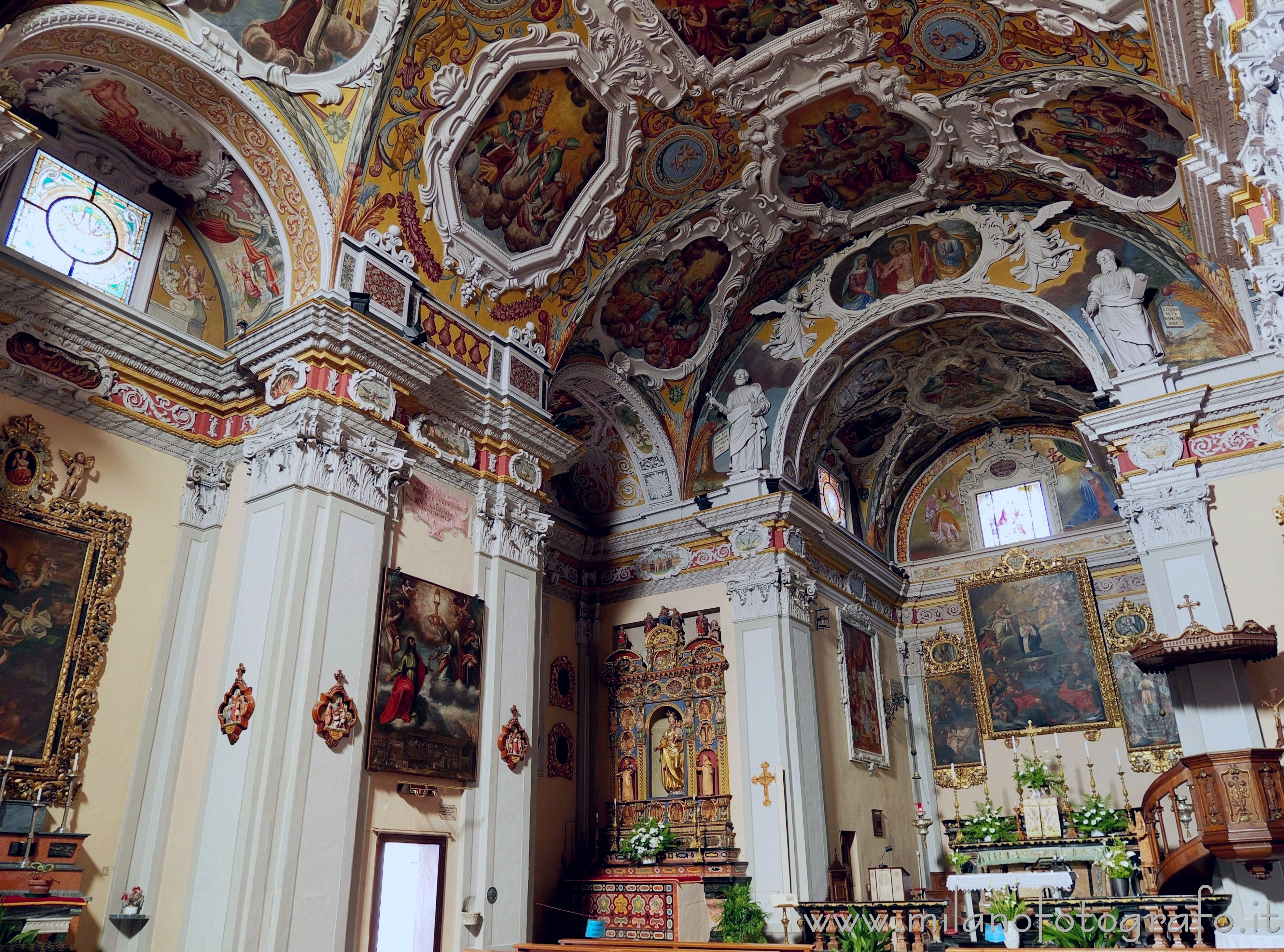 Veglio (Biella, Italy): Interior of the perish Church of San Giovanni Battista - Veglio (Biella, Italy)