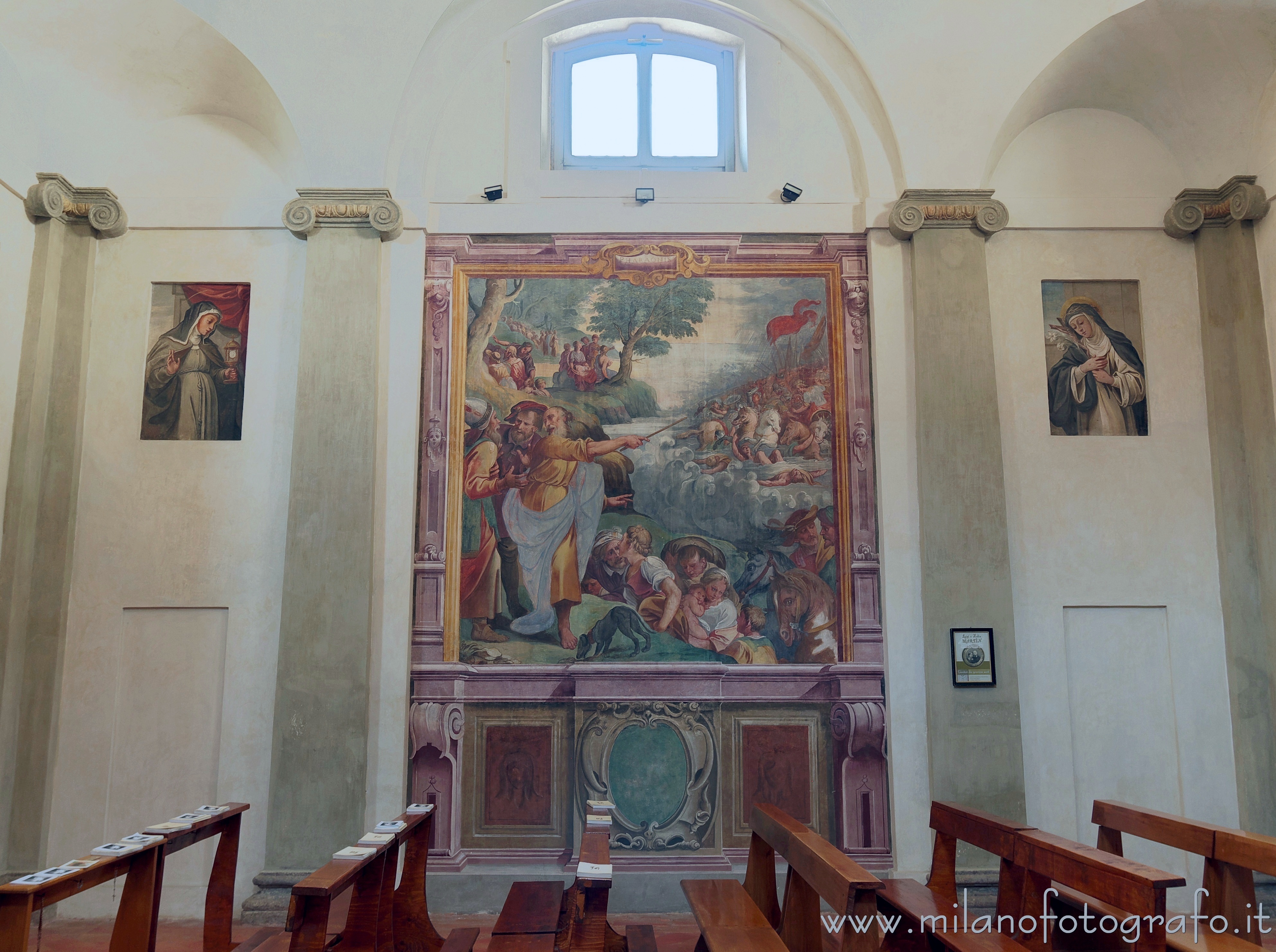 Sesto San Giovanni (Milano): Parete interna destra dell'Oratorio di Santa Margherita in Villa Torretta - Sesto San Giovanni (Milano)