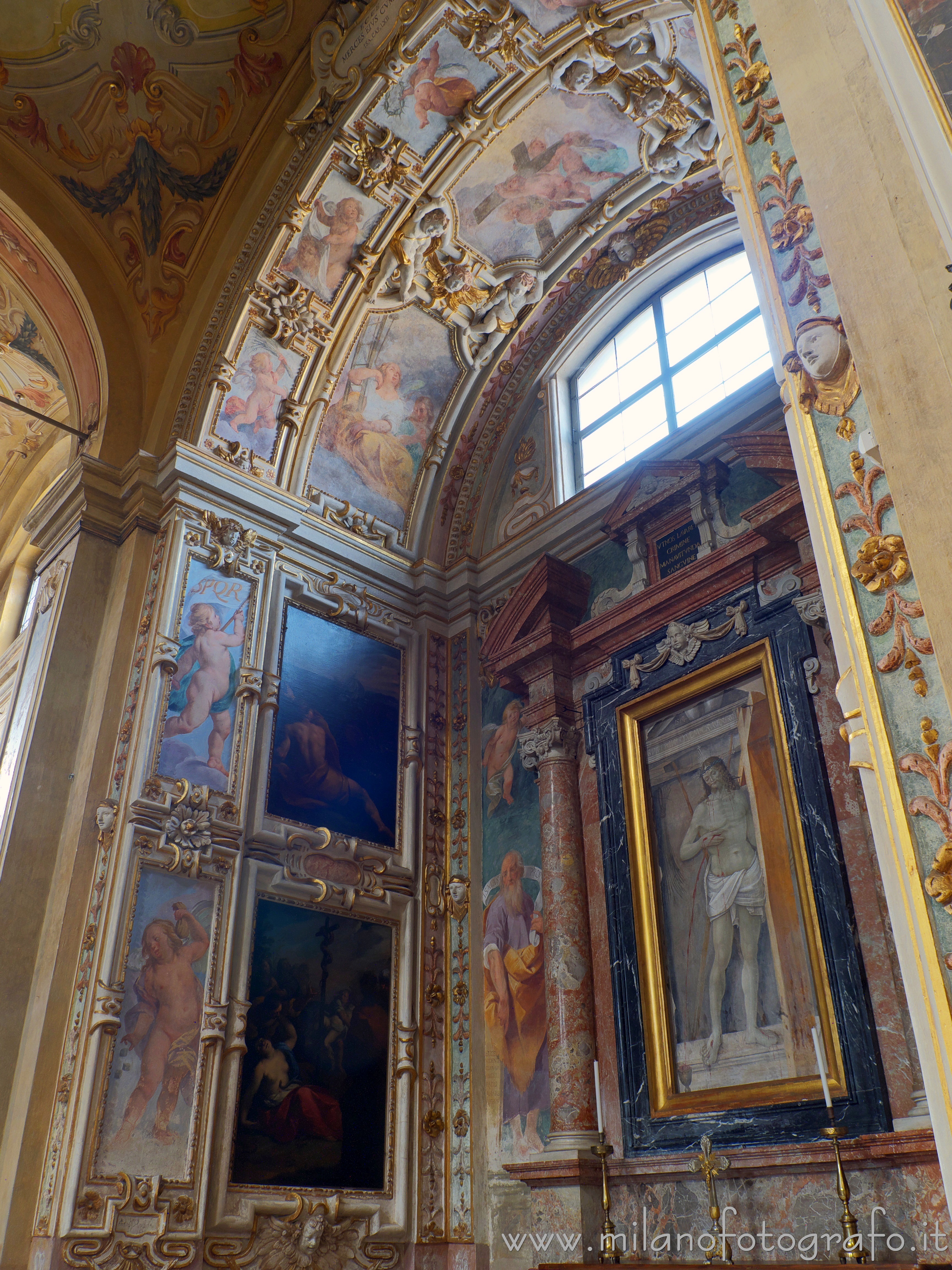 Vimercate (Monza e Brianza, Italy): Left three-quarter view of the Chapel of the Savior in the Sanctuary of the Blessed Virgin of the Rosary - Vimercate (Monza e Brianza, Italy)