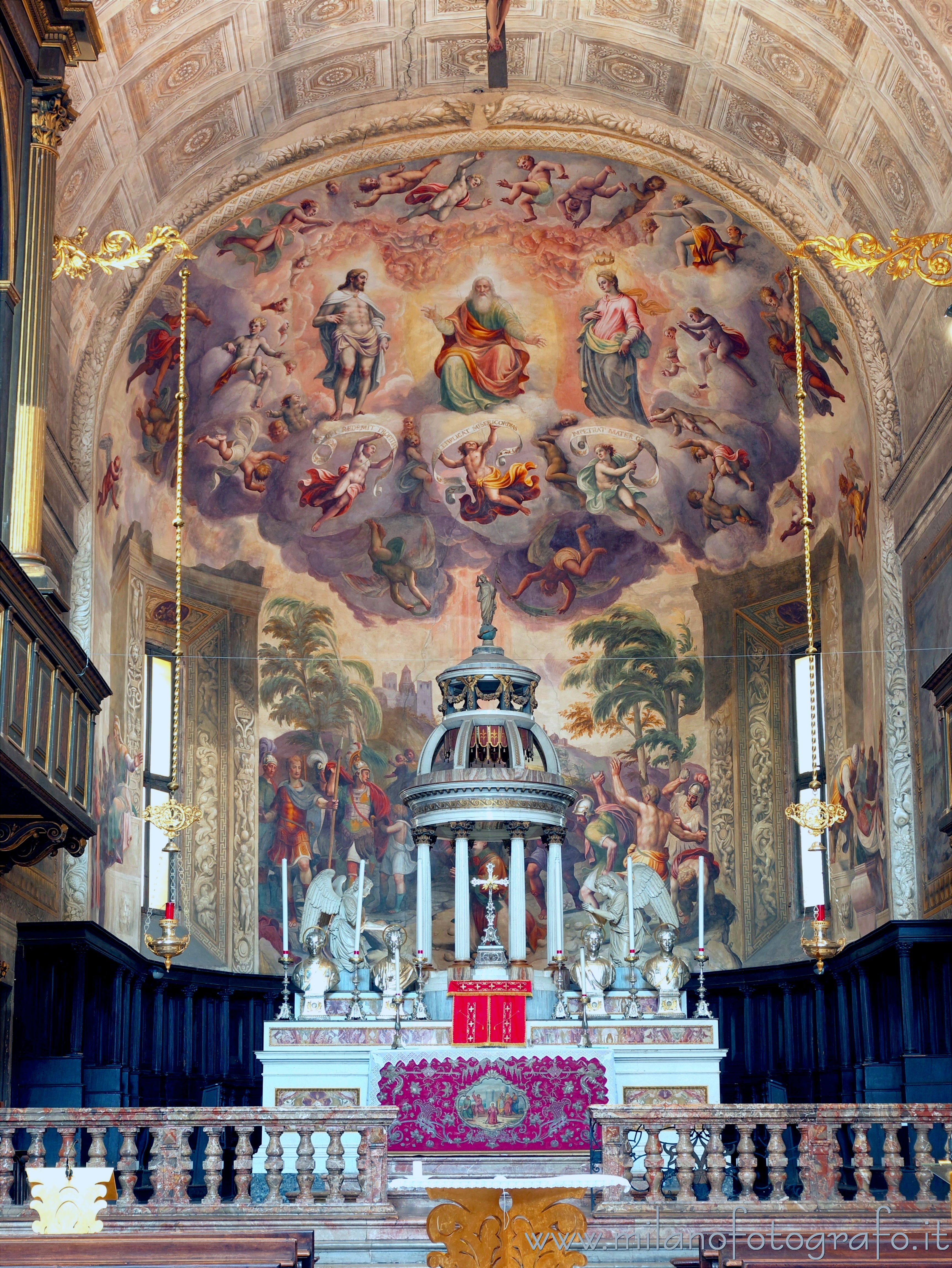 Vimercate (Monza e Brianza, Italy): Central apse of the the Church of Santo Stefano - Vimercate (Monza e Brianza, Italy)
