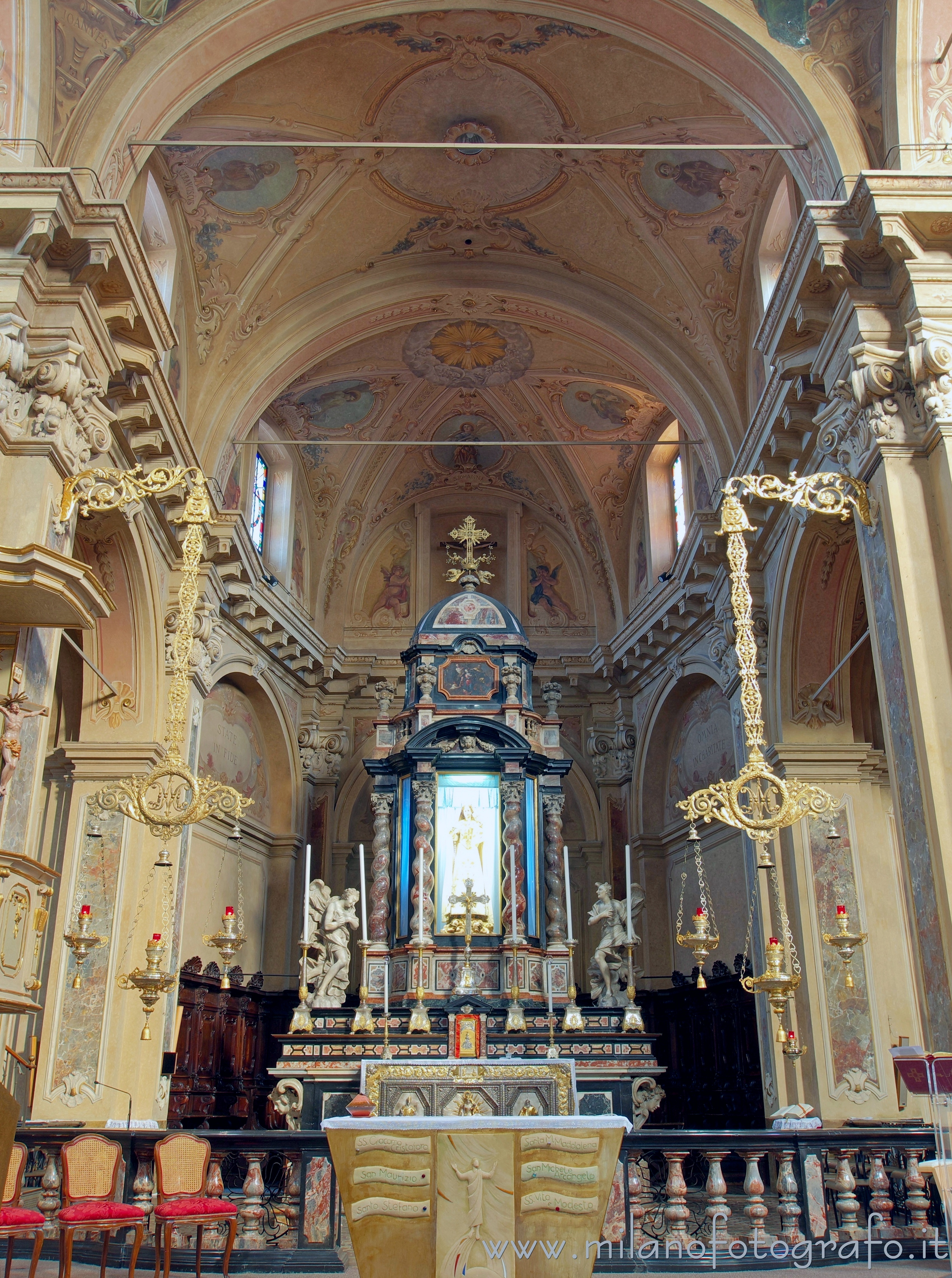 Vimercate (Monza e Brianza, Italy): Presbytery and apse of the Sanctuary of the Blessed Virgin of the Rosary - Vimercate (Monza e Brianza, Italy)