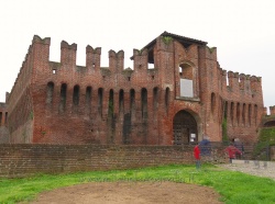 Luoghi  di interesse storico intorno a Milano: Rocca di Soncino